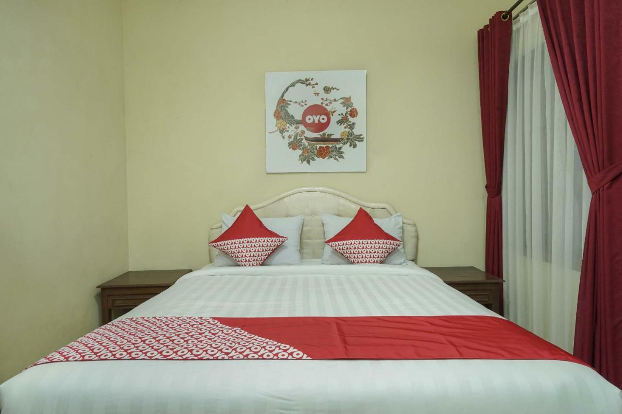 Oyo 804 Ndalem Maharani Guest House Yogyakarta Kültér fotó
