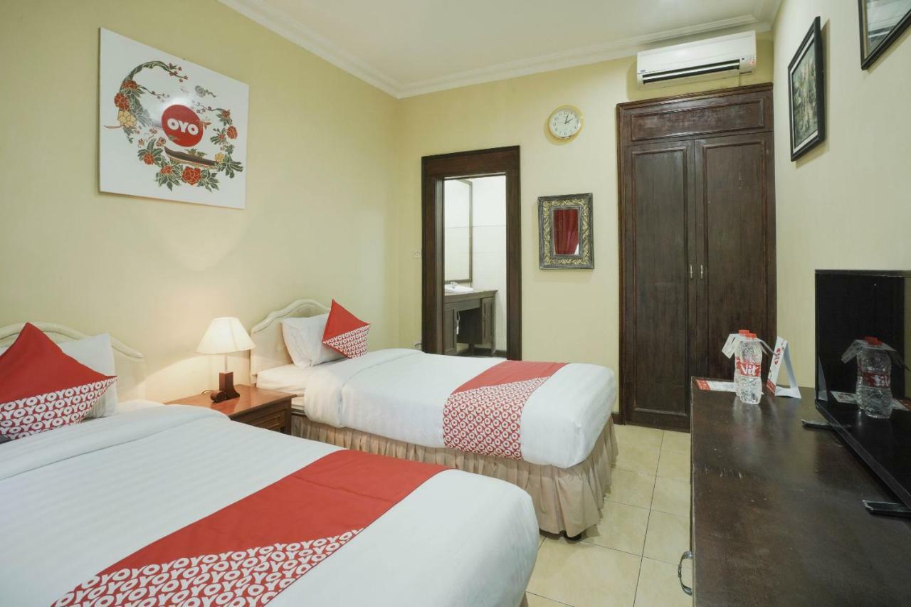 Oyo 804 Ndalem Maharani Guest House Yogyakarta Kültér fotó