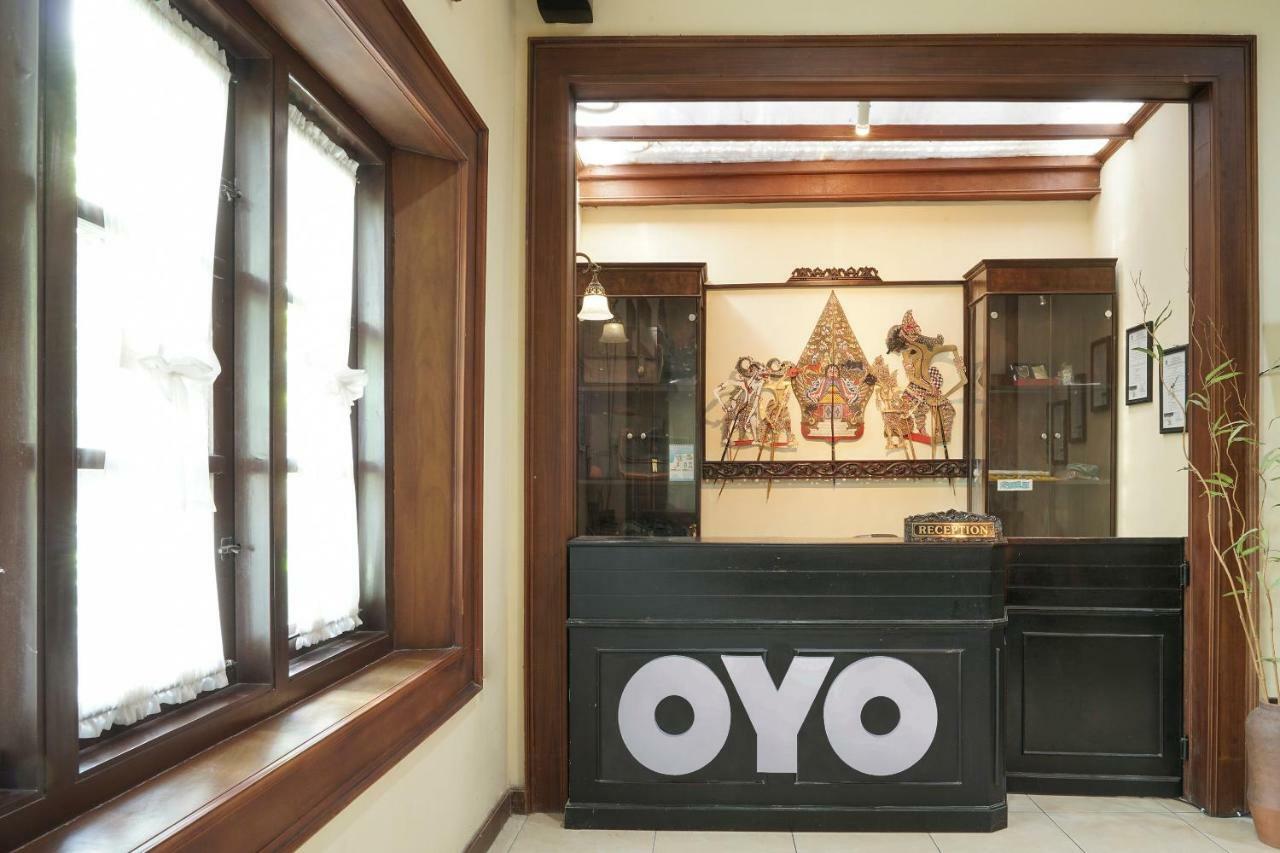 Oyo 804 Ndalem Maharani Guest House Yogyakarta Kültér fotó
