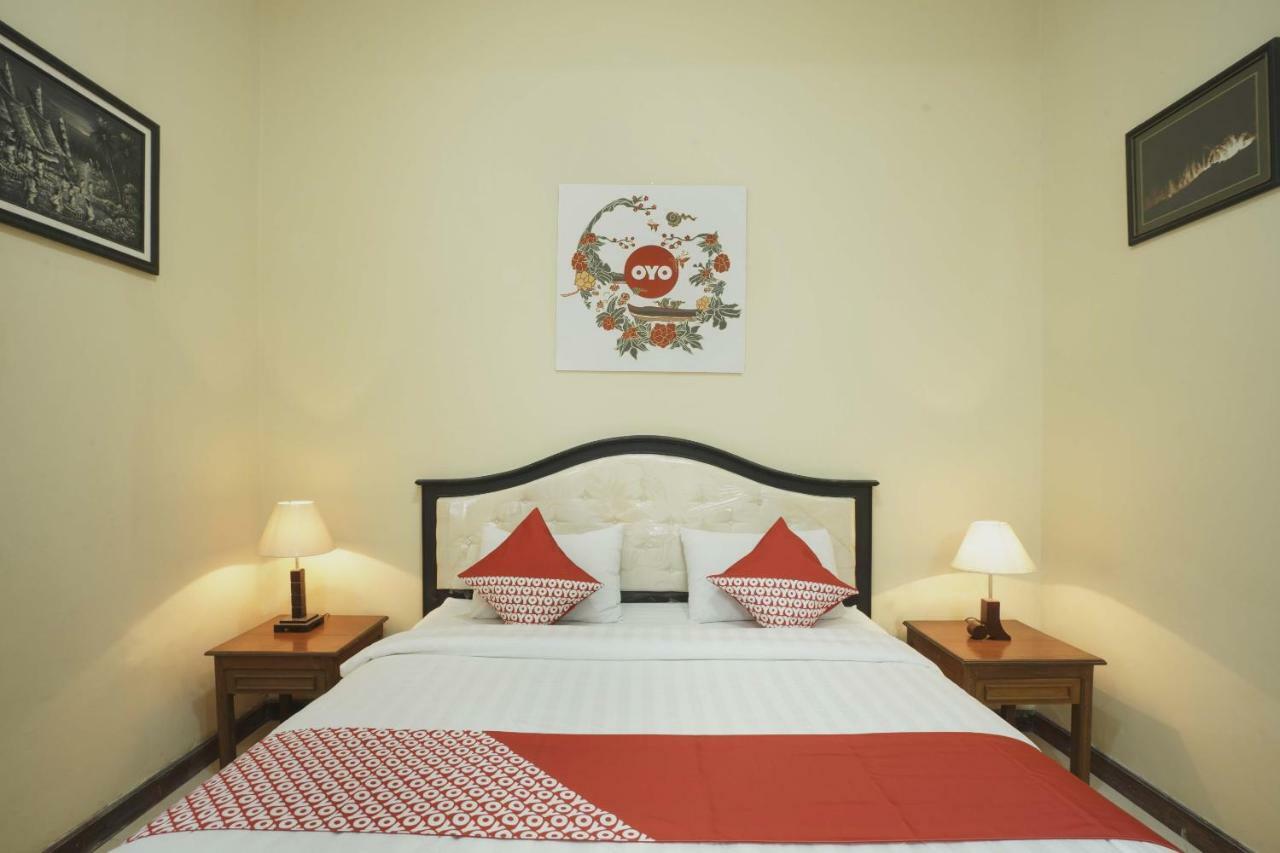 Oyo 804 Ndalem Maharani Guest House Yogyakarta Kültér fotó