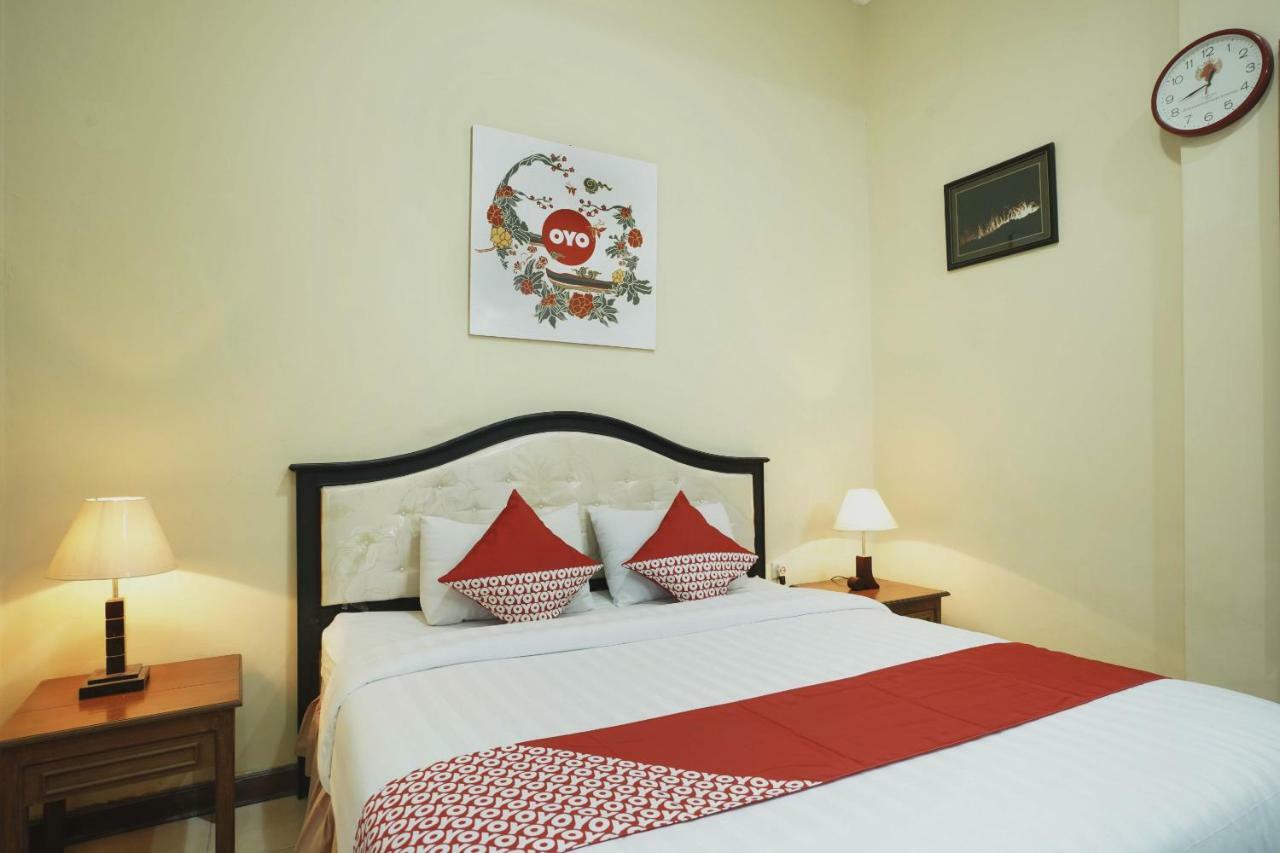 Oyo 804 Ndalem Maharani Guest House Yogyakarta Kültér fotó