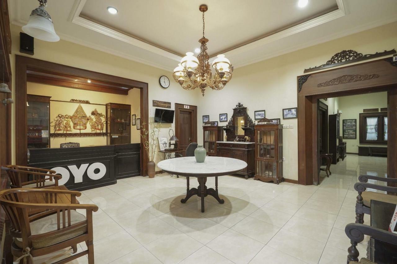 Oyo 804 Ndalem Maharani Guest House Yogyakarta Kültér fotó
