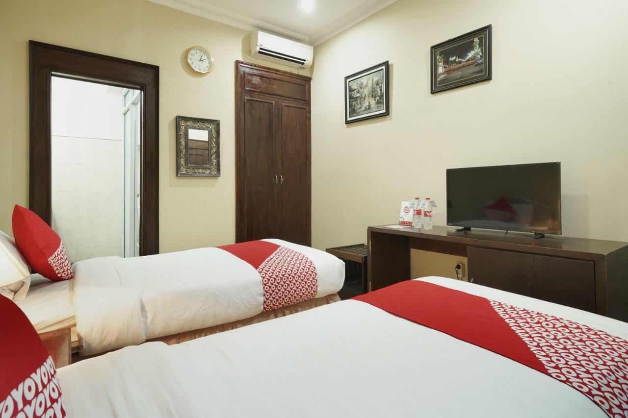 Oyo 804 Ndalem Maharani Guest House Yogyakarta Kültér fotó