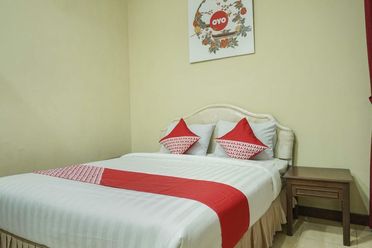 Oyo 804 Ndalem Maharani Guest House Yogyakarta Kültér fotó
