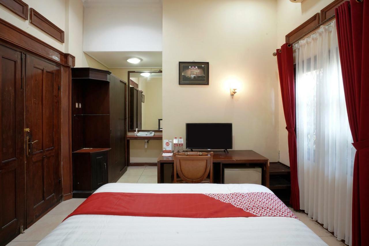 Oyo 804 Ndalem Maharani Guest House Yogyakarta Kültér fotó